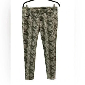 - Cabi Snakeskin Look Jeans Size 4. Used in Good Condition.